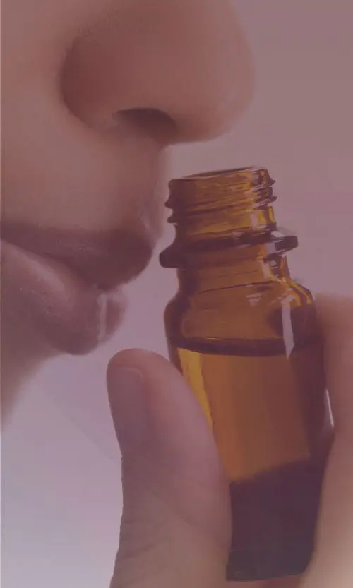 Hellriechende Frau - Aetherische Oele